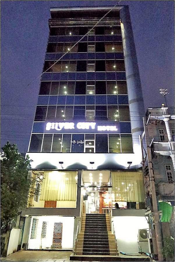 Silver City Hotel Mandalay Exteriör bild